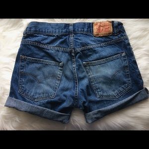 High waisted Levi shorts